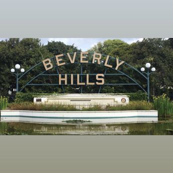 Beverly Gardens Park - Parks Near Me - Beverly Hills, California