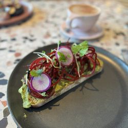 Parakeet Cafe - Beverly Hills - Avocado Toast (v)