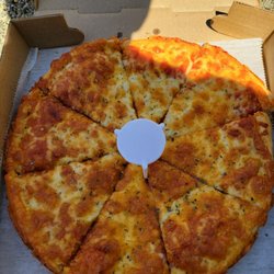 George's Pizza 'N Pub - Small cheese