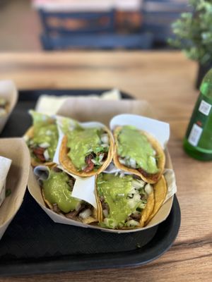 Tacos El Trompo by null