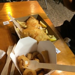Sandgate Fishmonger - Calamari and snapper & chips