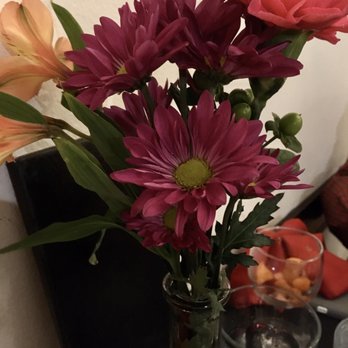 Lola's - Nice touch of fresh flowers on the table - Spanish Near Me - New Orleans, Louisiana Lola's - Nice touch of fresh flowers on the table - Spanish Near Me - New Orleans, Louisiana