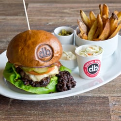 Domyno Burger Bar - Tohle jste si tu ještě nedávno mohli dát a za dobré peníze. Bohužel je to minulost.