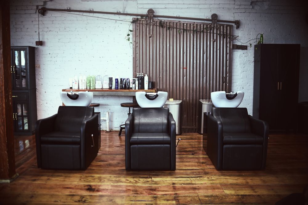 Advanced Coloration Salon Logo