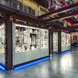 JW Marriott Savannah Plant Riverside District - Shop + Galleries - District Boutique