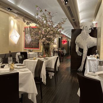 Caravaggio - Dining room - Italian Near Me - New York, New York Caravaggio - Dining room - Italian Near Me - New York, New York