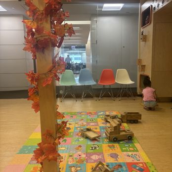 Weissbluth Pediatrics - Lobby area - Pediatricians Near Me - Chicago, Illinois