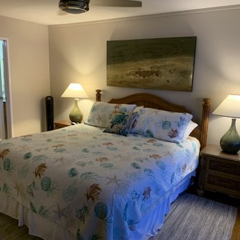 Makani Sands - Master Bedroom - Hotels Near Me - Lahaina, Hawaii