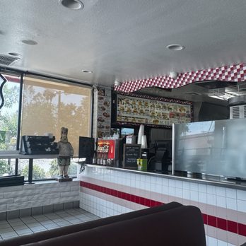 Angelo's Burgers - Inside of restaurant - Burgers Near Me - Glendora, California Angelo's Burgers - Inside of restaurant - Burgers Near Me - Glendora, California