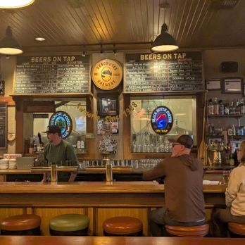 Deschutes Brewery Bend Public House - The bar - American Near Me - Bend, Oregon Deschutes Brewery Bend Public House - The bar - American Near Me - Bend, Oregon