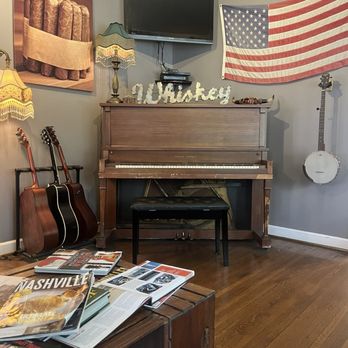 The Moose Music Row - Inside - Barbers Near Me - Nashville, Tennessee The Moose Music Row - Inside - Barbers Near Me - Nashville, Tennessee