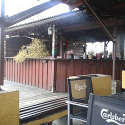 Pub Arab - Grill. Latem będzie przy nim mnóstwo krzątających się ludzi.