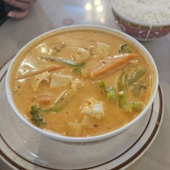 Royal Thai Bistro - Pineapple Curry. Comes with a bowl of rice. - Thai Near Me - Big Bear Lake, California Royal Thai Bistro - Pineapple Curry. Comes with a bowl of rice. - Thai Near Me - Big Bear Lake, California