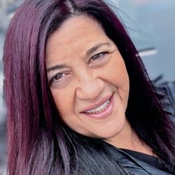 ALEEZA's  HAIR 'n' NAIL WORKS