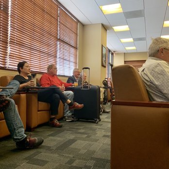 Amtrak Metropolitan Lounge - Lounges Near Me - Los Angeles, California