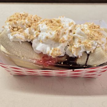 Fosters Freeze - Banana split - Ice Cream & Frozen Yogurt Near Me - San Fernando, California Fosters Freeze - Banana split - Ice Cream & Frozen Yogurt Near Me - San Fernando, California
