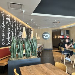 Bento Asian Kitchen + Sushi - Intierior