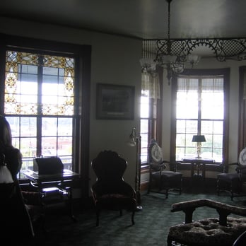 The Hancock House Bed & Breakfast - One of the common areas, 1st floor near the front door. - Hotels Near Me - Dubuque, Iowa The Hancock House Bed & Breakfast - One of the common areas, 1st floor near the front door. - Hotels Near Me - Dubuque, Iowa