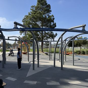 Lions Park - Zip line swing - Parks Near Me - Costa Mesa, California