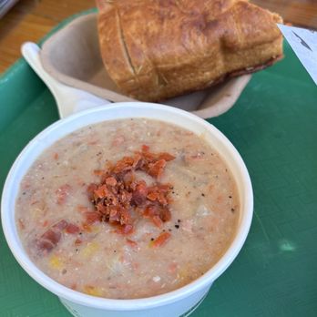 The Fish Store - Medium salmon chowder - Seafood Near Me - Victoria, British Columbia The Fish Store - Medium salmon chowder - Seafood Near Me - Victoria, British Columbia