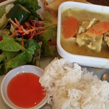 Simi Thai Cuisine - Yellow Curry Chicken Lunch Special - Thai Near Me - Simi Valley, California Simi Thai Cuisine - Yellow Curry Chicken Lunch Special - Thai Near Me - Simi Valley, California