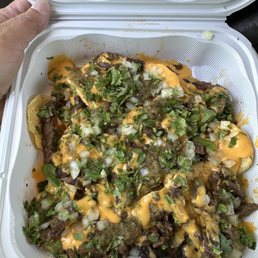 Steak nachos