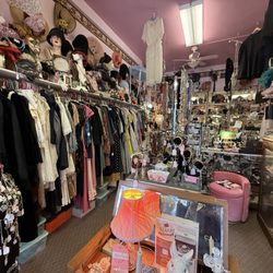 Secret Past - Shopping area
