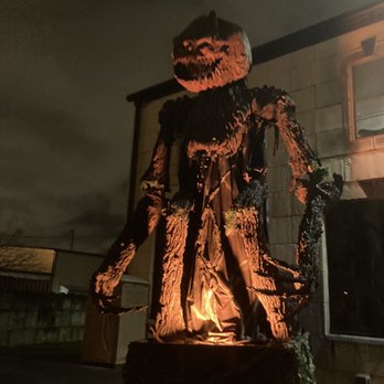 Devils Dungeon - Figure outside - Haunted Houses Near Me - Nashville, Tennessee Devils Dungeon - Figure outside - Haunted Houses Near Me - Nashville, Tennessee