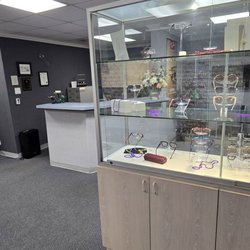 Verdugo Optical - Showroom