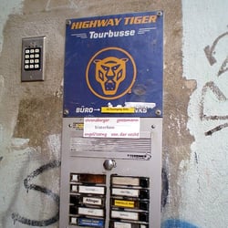 Highway Tiger Tourbusse und Backline