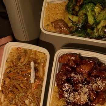 Green Garden - BL: Chicken low mein RL: Sesame chicken T: Beef & broccoli - Chinese Near Me - Fishkill, New York