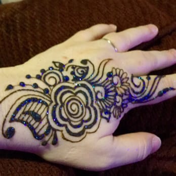 Crescent Moon Henna - Done at Portage park BBQ fest. - Henna Artists Near Me