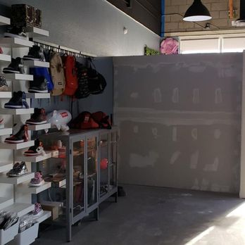 Top 2 Bottom Handymen - Pony wall in store - Handyman Near Me Top 2 Bottom Handymen - Pony wall in store - Handyman Near Me