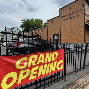 Maple Giant Grinder & Pizza - Maple Giant Grinder in the Hartford South End recently reopened - Pizza Near Me - Hartford, Connecticut Maple Giant Grinder & Pizza - Maple Giant Grinder in the Hartford South End recently reopened - Pizza Near Me - Hartford, Connecticut