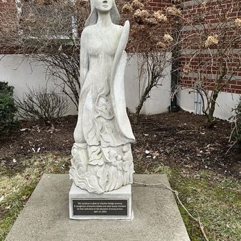 Amelia Sculpture - Landmarks & Historical Buildings Near Me - Louisville, Kentucky Amelia Sculpture - Landmarks & Historical Buildings Near Me - Louisville, Kentucky