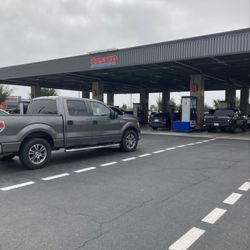 Costco Gasoline - In line