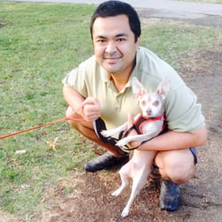 SactoMofo - Fellow Yelp buddy Nigel brought his 2 pups. His fuzzy grey one is too fast and already shot off to the left. ;)