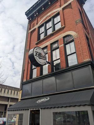 Elliot's Wood Fired Kitchen & Tap by null