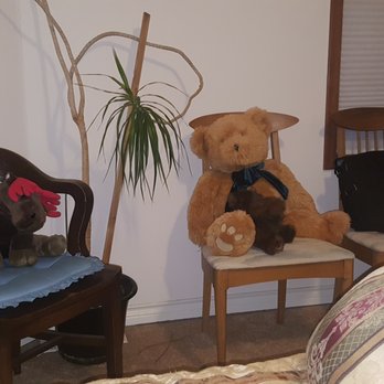 Smugglers Inn Bed & Breakfast - Room - laptop bag on chair is mine - Hotels Near Me - Blaine, Washington