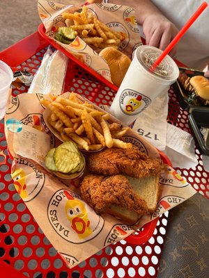 Dave's Hot Chicken by null