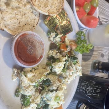 EJ's Bayfront Cafe - Naples - Healthy Egg White Scramble - New American Near Me - Naples, Florida