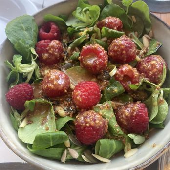 hoppla - Fresh lettuce salad with raspberries and a lovely mustard vinaigrette. - Hungarian Near Me - Interlaken, BE hoppla - Fresh lettuce salad with raspberries and a lovely mustard vinaigrette. - Hungarian Near Me - Interlaken, BE
