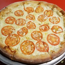 La Famiglia OIP - Garlic tomato pizza