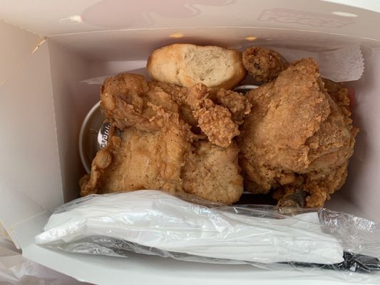 Lee's Famous Recipe Chicken PLYMOUTH MICHIGAN by null