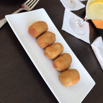 Pomme de Terre - Chicken puffs - French Near Me - Guaynabo, Puerto Rico