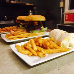 Cosmo's Bar & Grill