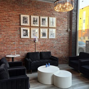 Vye Cocktail Lounge - Cocktail Bars Near Me - Kansas City, Missouri