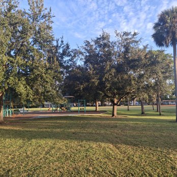 Mathews Park - Parks Near Me - Orlando, Florida