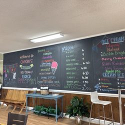 Oxford old fashioned ice cream - So many yummy flavors.