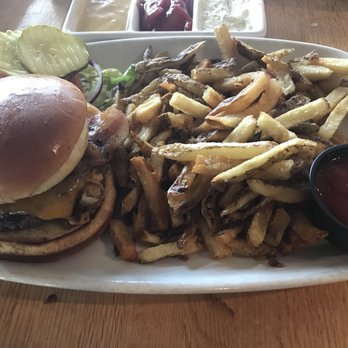 Fast Eddie's - American Near Me - Parma, Ohio